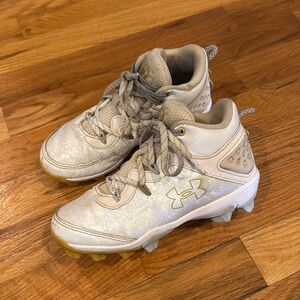 Under Armour Softball Cleats (Size 1)